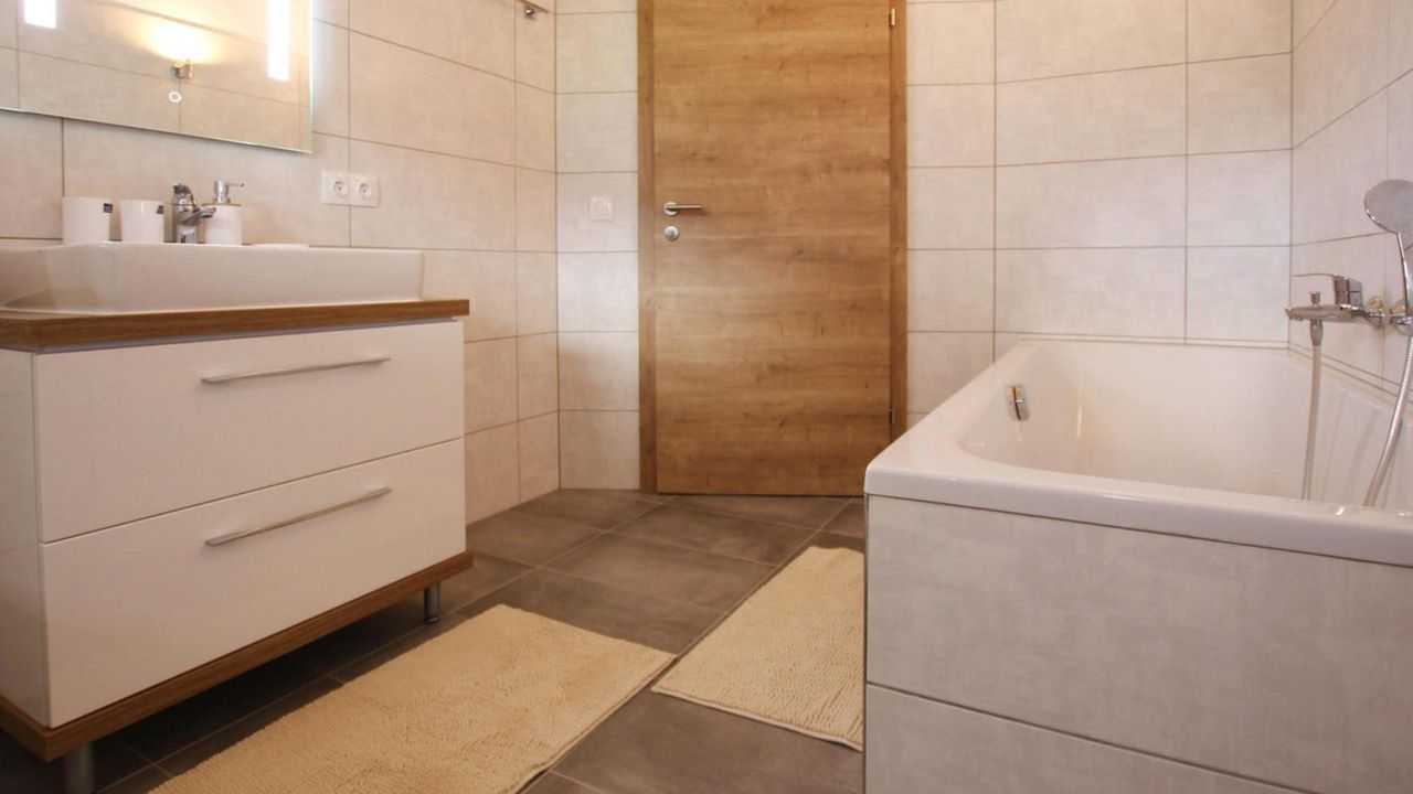 BathRoom BathRoom